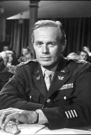 How tall is Richard Widmark?